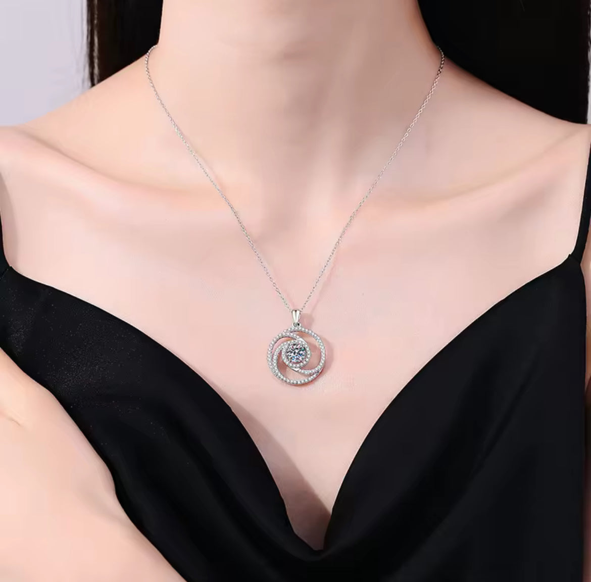Lunar Atelier “Ventus” Halo Windmill Moissanite Choker Necklace