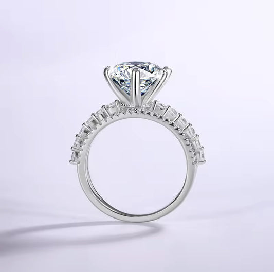 Lunar Atelier “Aurora” 5-Carat Moissanite Engagement Ring
